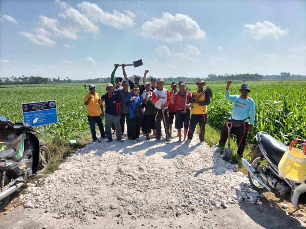 PADAT KARYA TUNAI DESA CAKRU