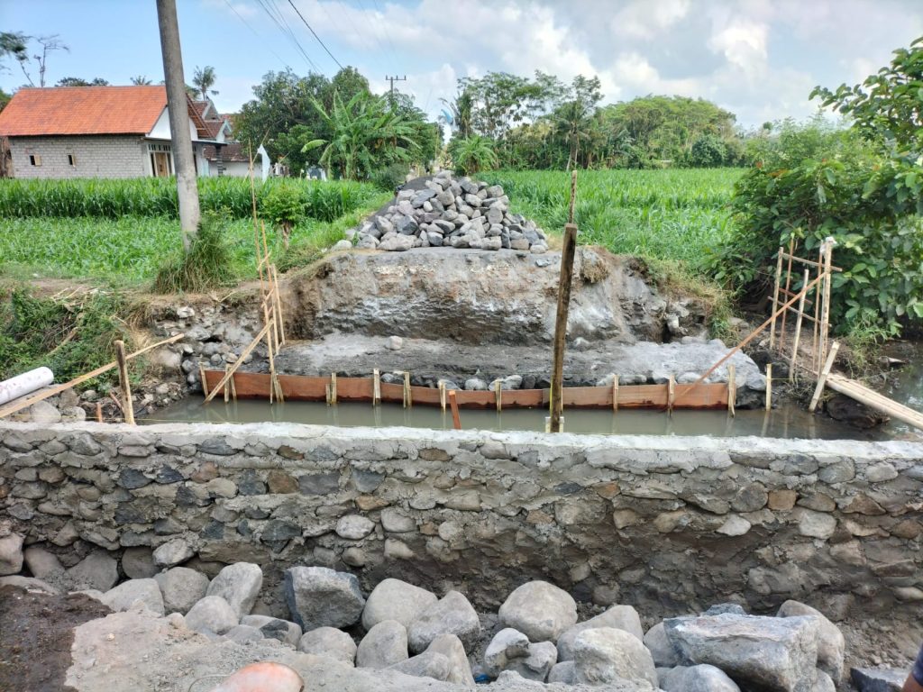 PEMBANGUNAN JEMBATAN IGIR – IGIR GONDANGREJO