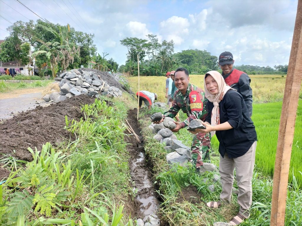 PEMBANGUNAN TPT DI DUSUN GONDANGREJO